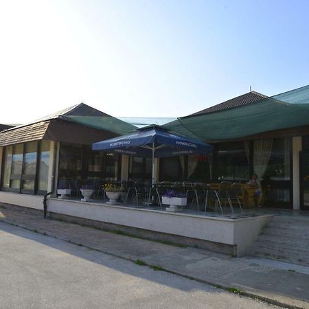 Licki Krovovi Gračac 外观 照片
