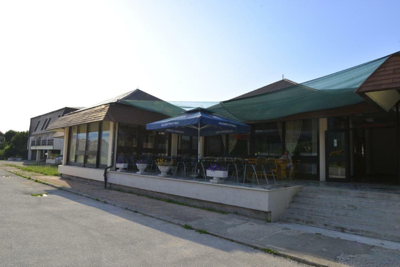 Licki Krovovi Gračac 外观 照片